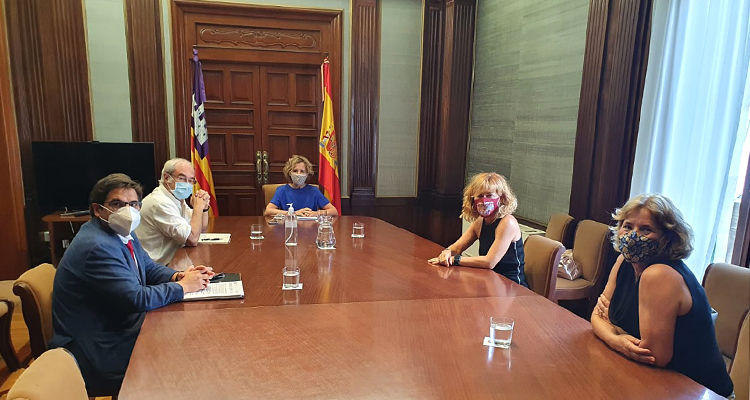 Els Graduats Socials de Balears es reuneixen amb la Delegada de Govern Aina Calvo