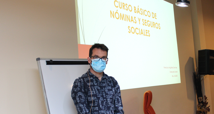 Francisco Argüelles Sánchez, Graduat Social, imparteix la 2na sessió de el Curs bàsic de Nòmines