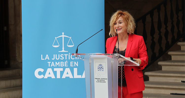 La presidenta assisteix a la presentació de la campanya «La justícia, també en català»